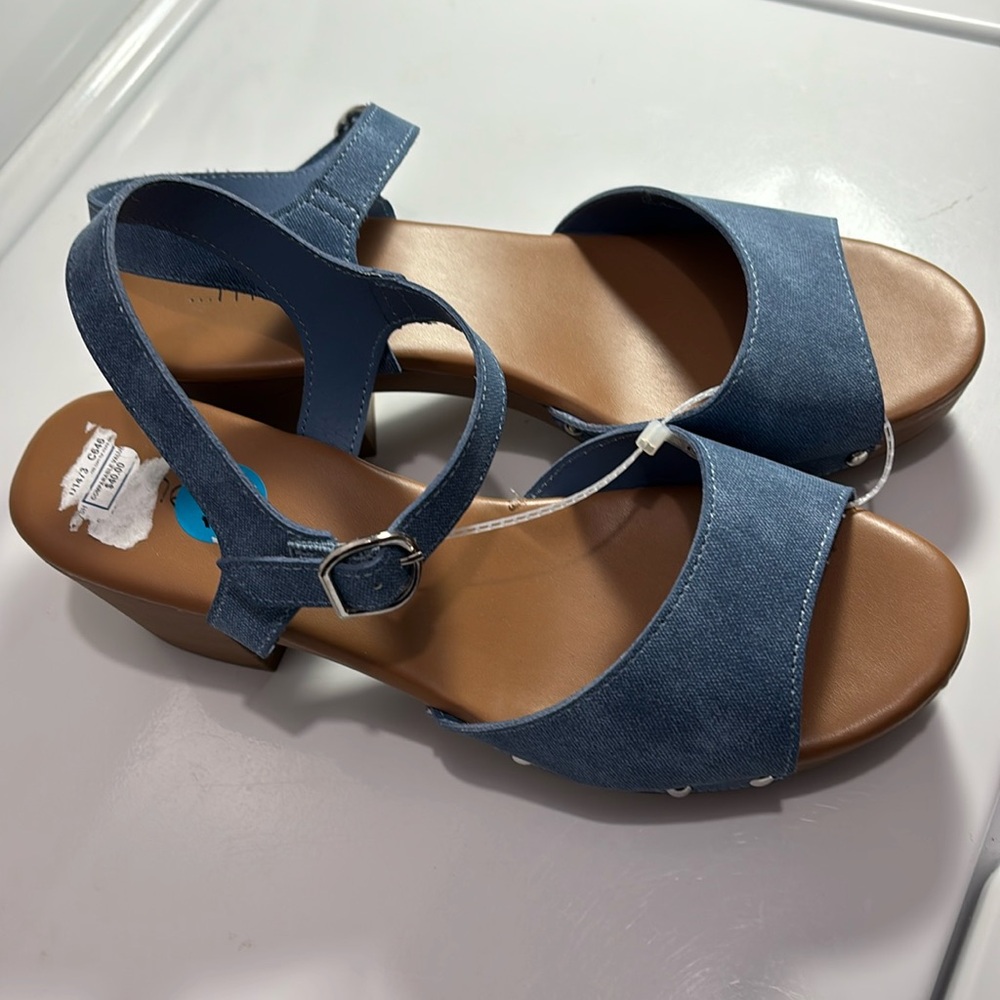 Me Too brand sandals.Size 10 WIDE New